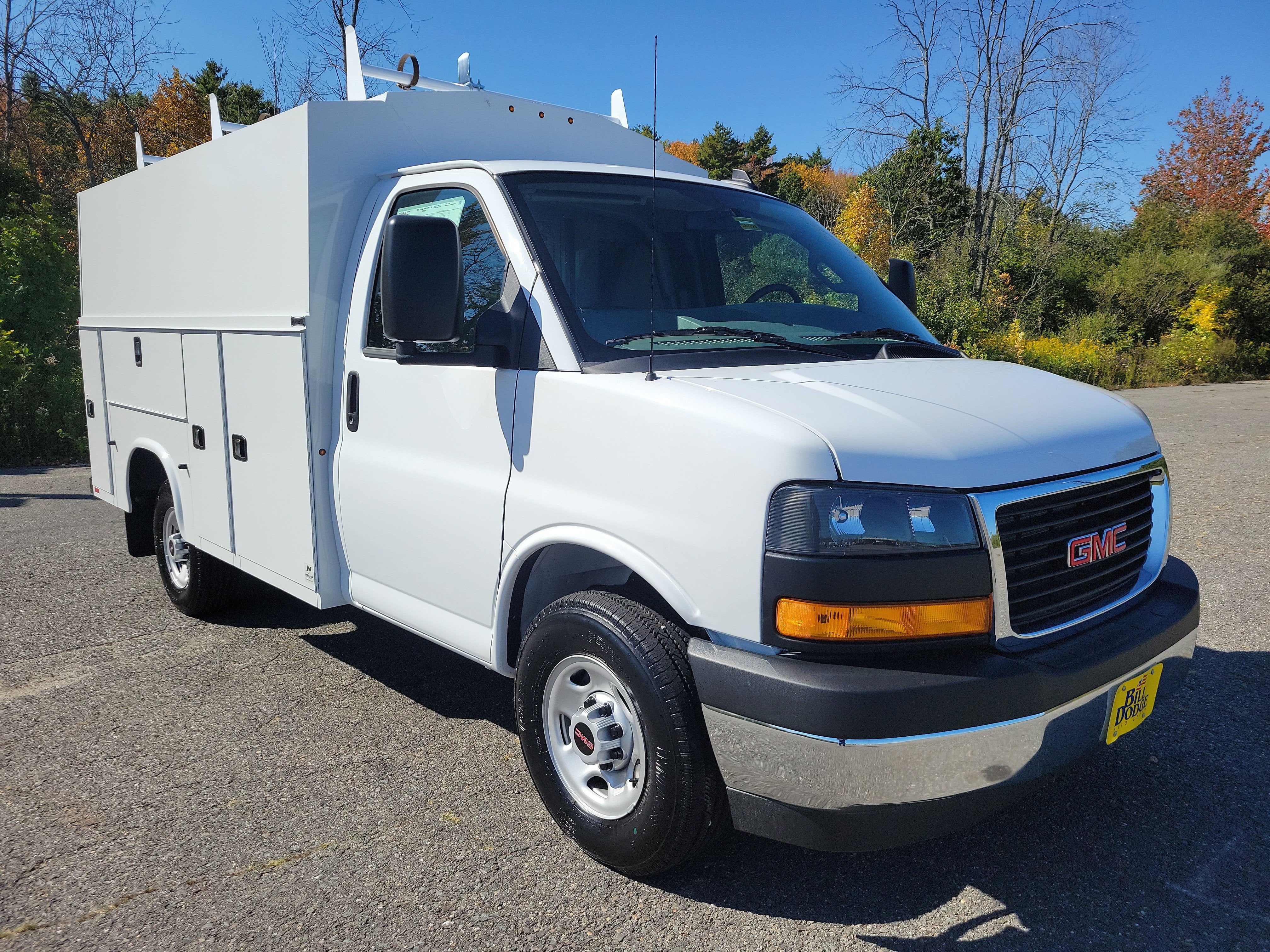 2025 GMC Savana Cutaway 3500 1WT