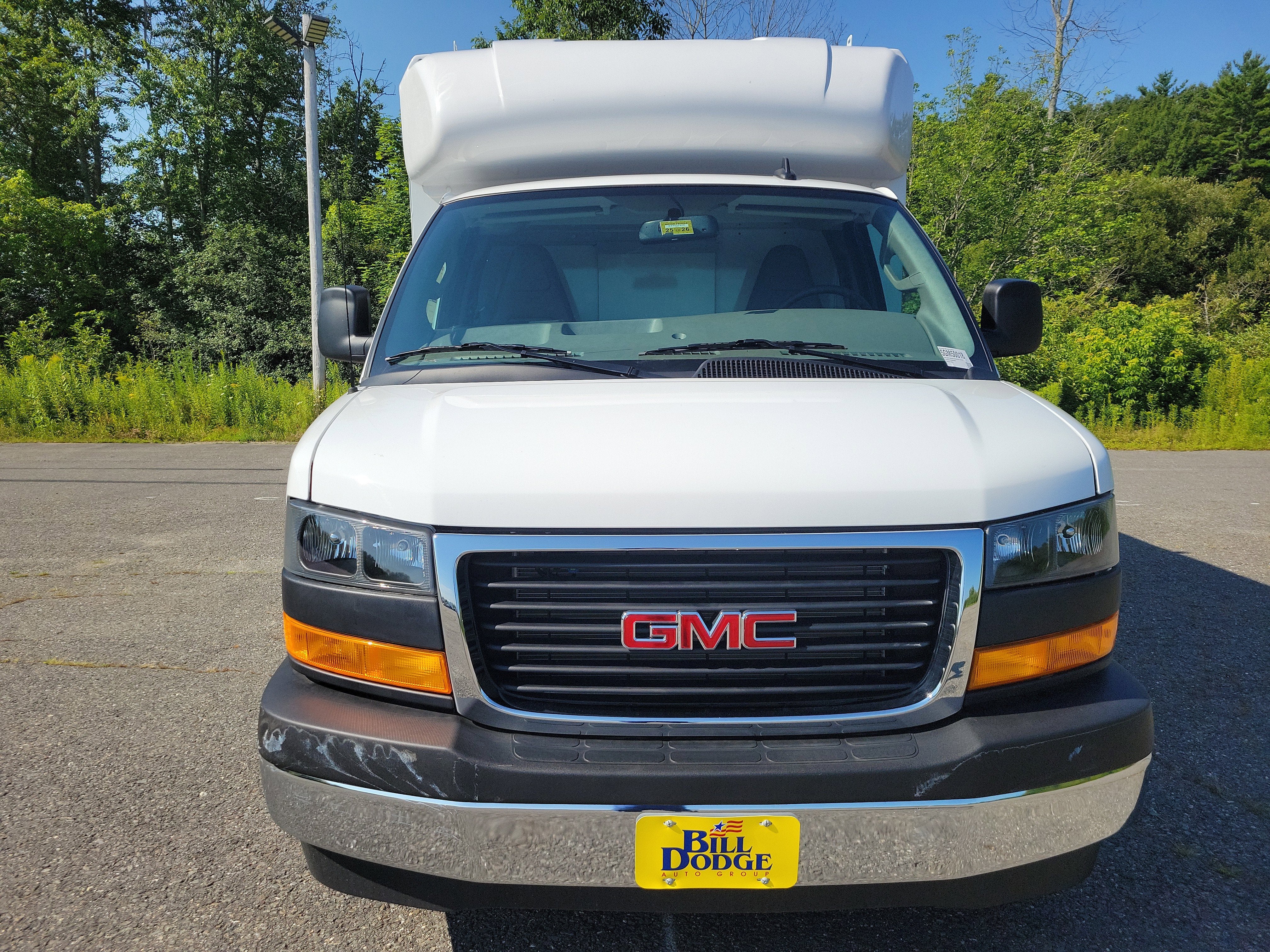 2025 GMC Savana Cutaway 3500 1WT