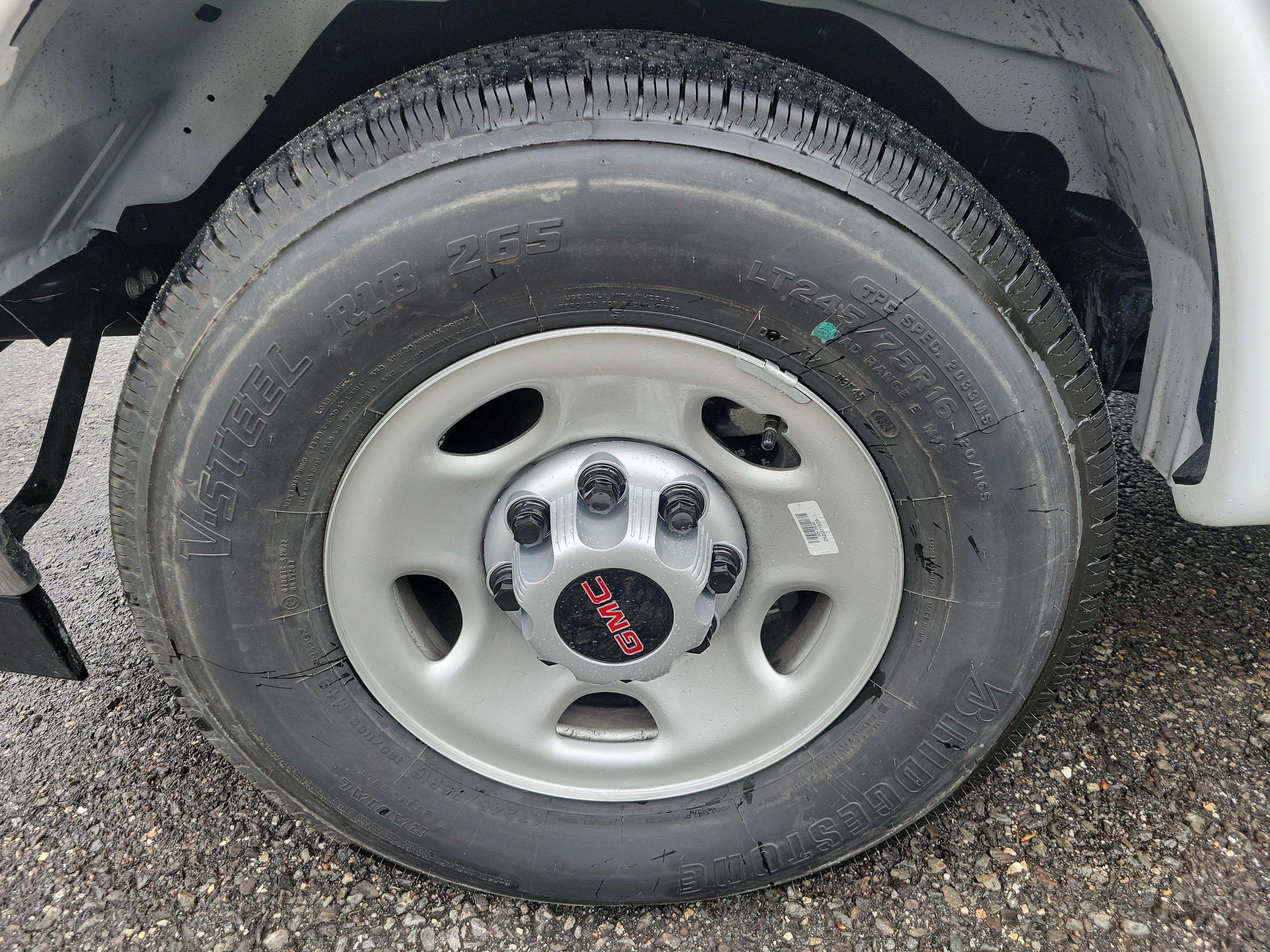 2025 GMC Savana Cutaway 3500 1WT