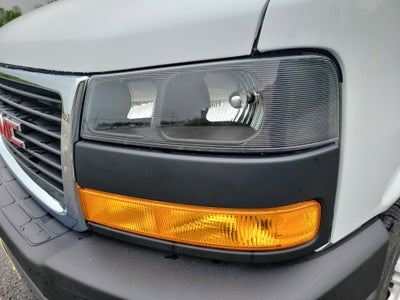 2025 GMC Savana Cutaway 3500 1WT