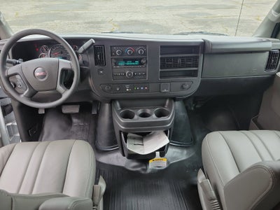2025 GMC Savana Cutaway 3500 1WT