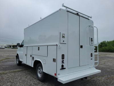 2025 GMC Savana Cutaway 3500 1WT