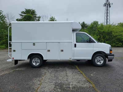 2025 GMC Savana Cutaway 3500 1WT