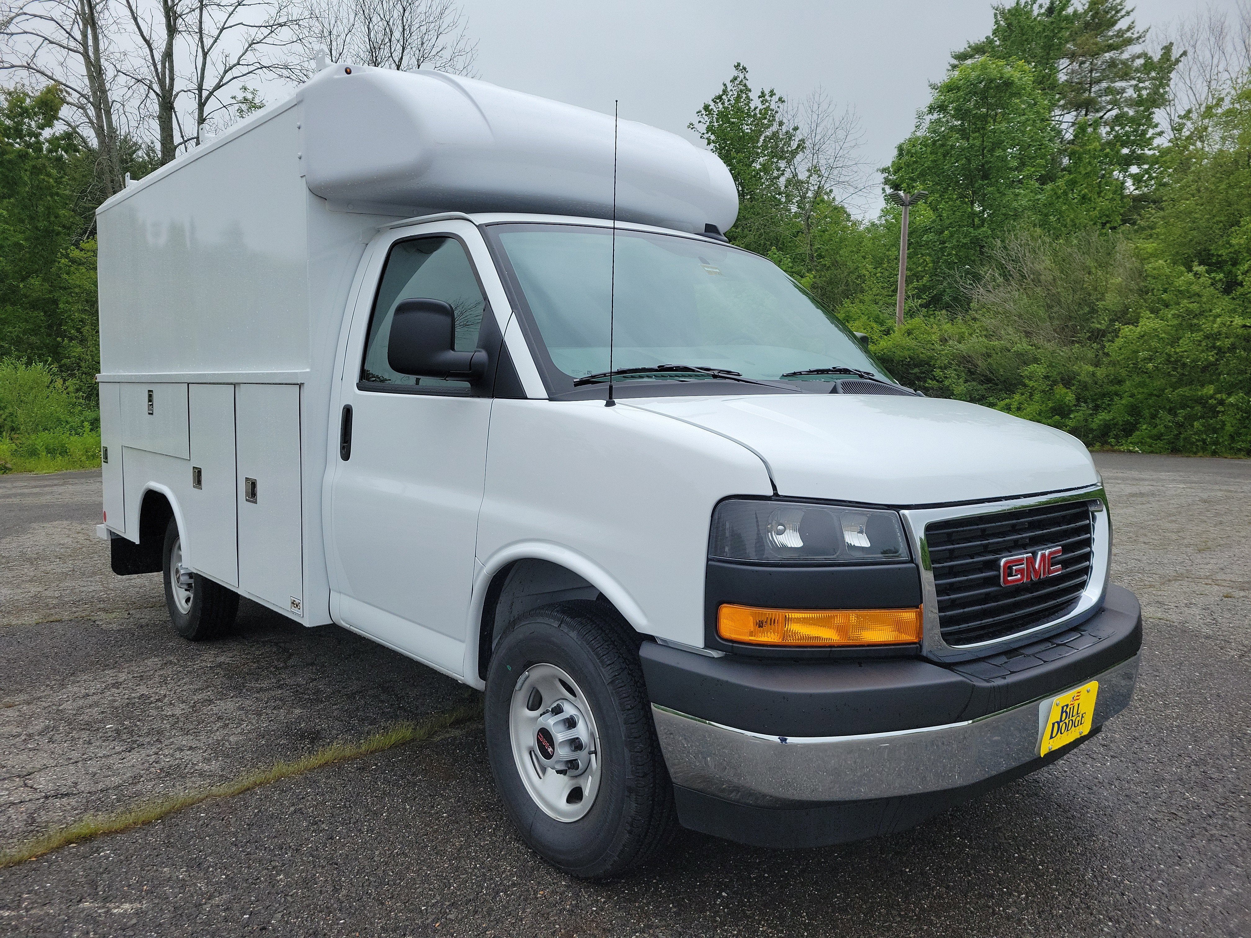 2025 GMC Savana Cutaway 3500 1WT