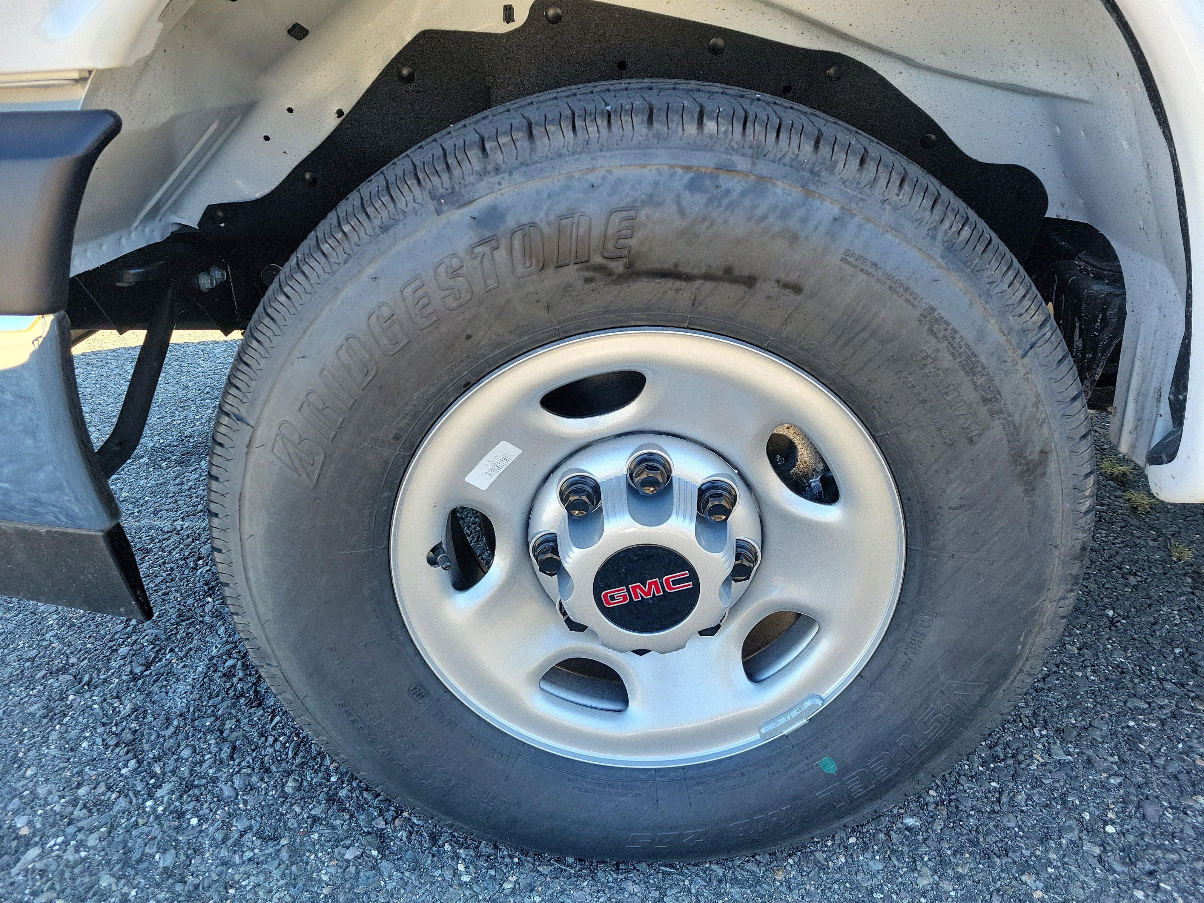 2025 GMC Savana Cutaway 3500 1WT