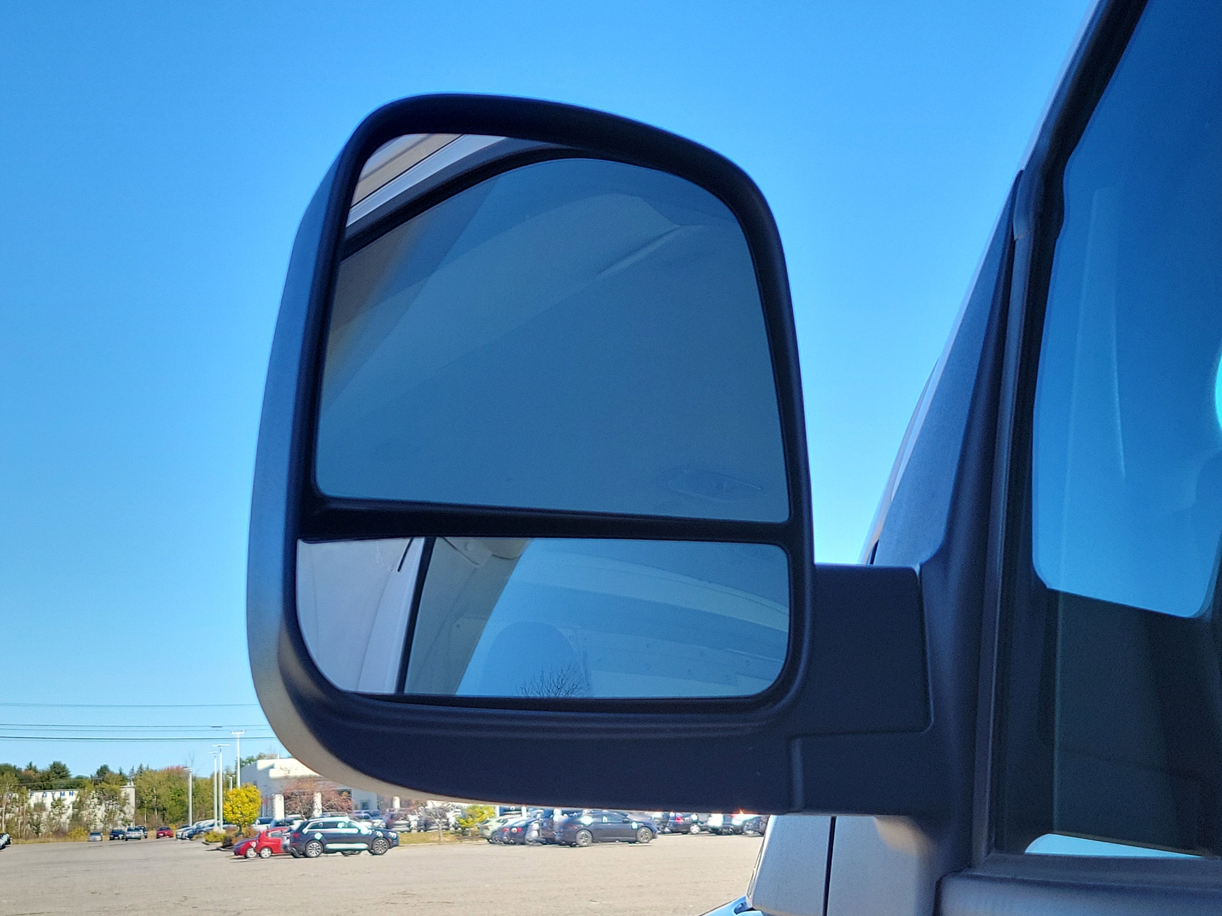 2025 GMC Savana Cutaway 3500 1WT