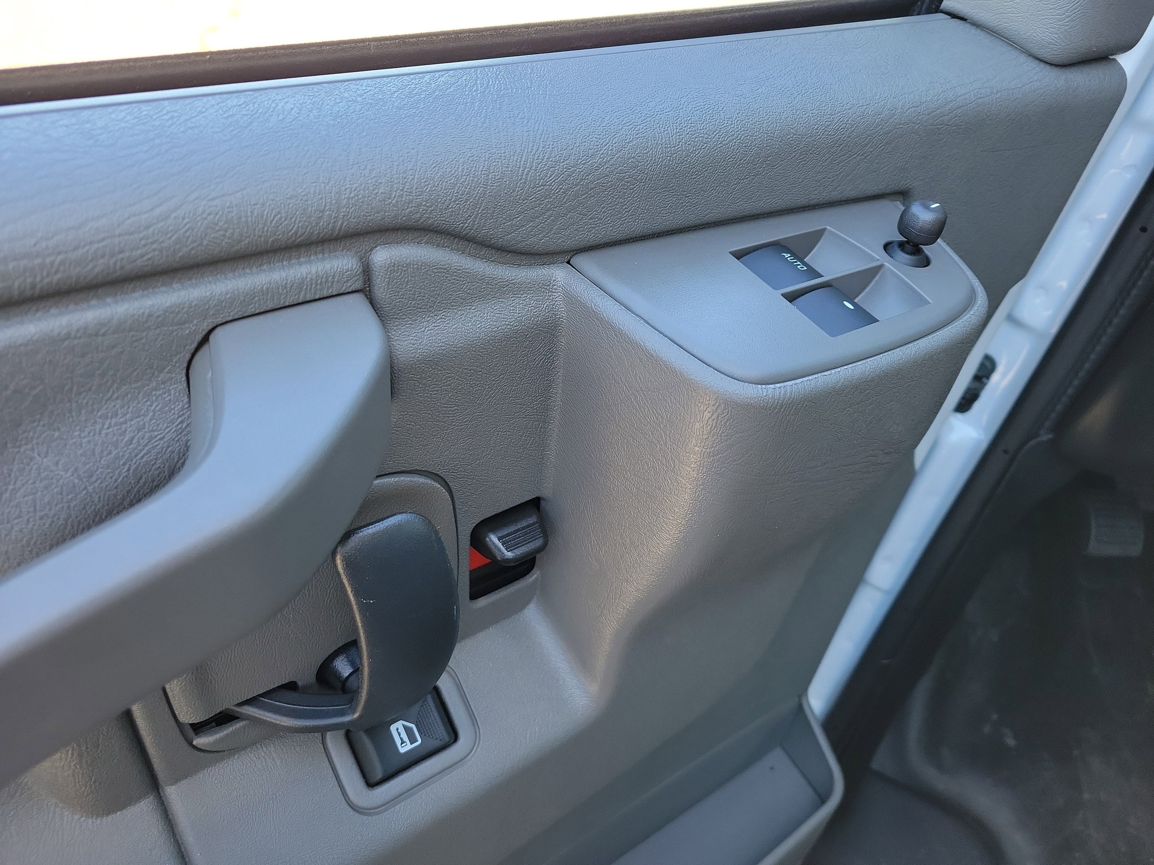 2025 GMC Savana Cutaway 3500 1WT