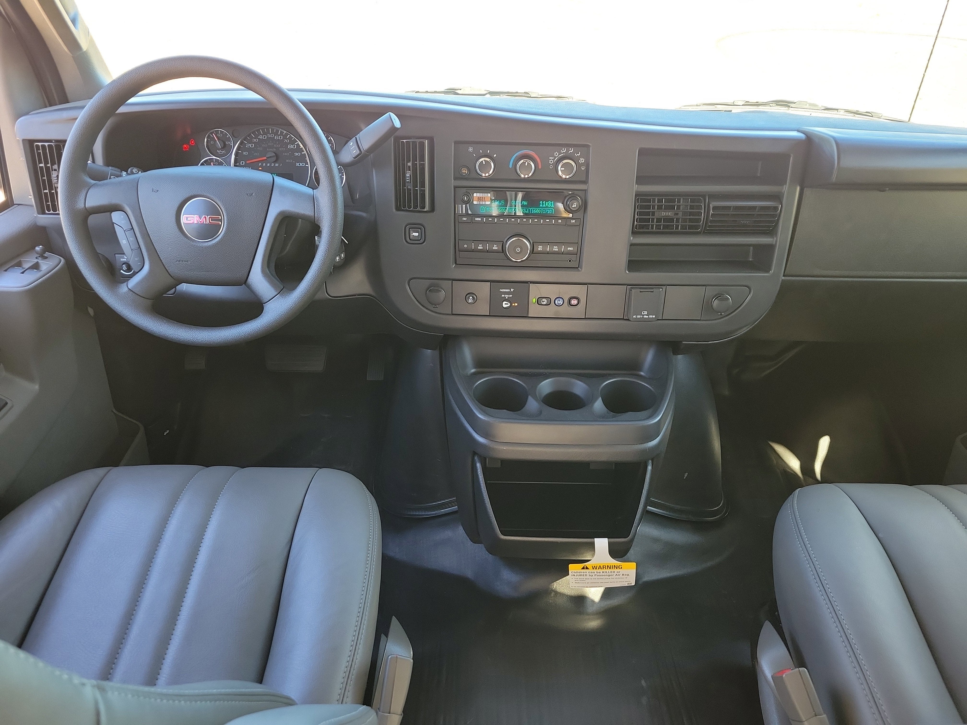 2025 GMC Savana Cutaway 3500 1WT