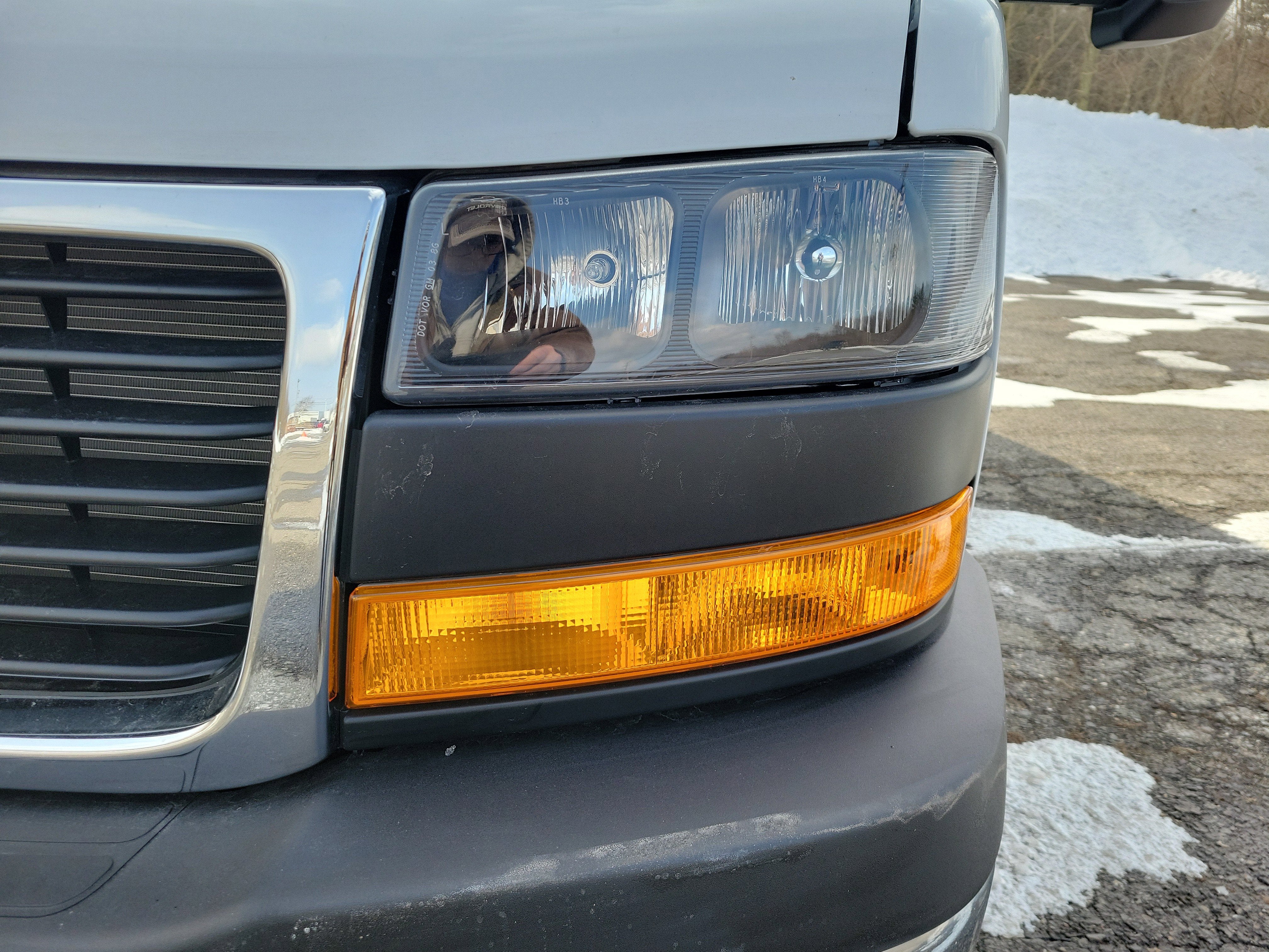 2025 GMC Savana Cutaway 3500 1WT