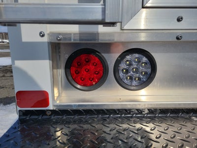 2025 GMC Savana Cutaway 3500 1WT