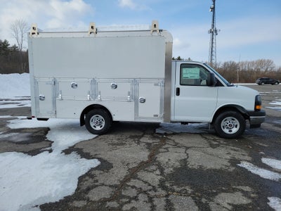 2025 GMC Savana Cutaway 3500 1WT