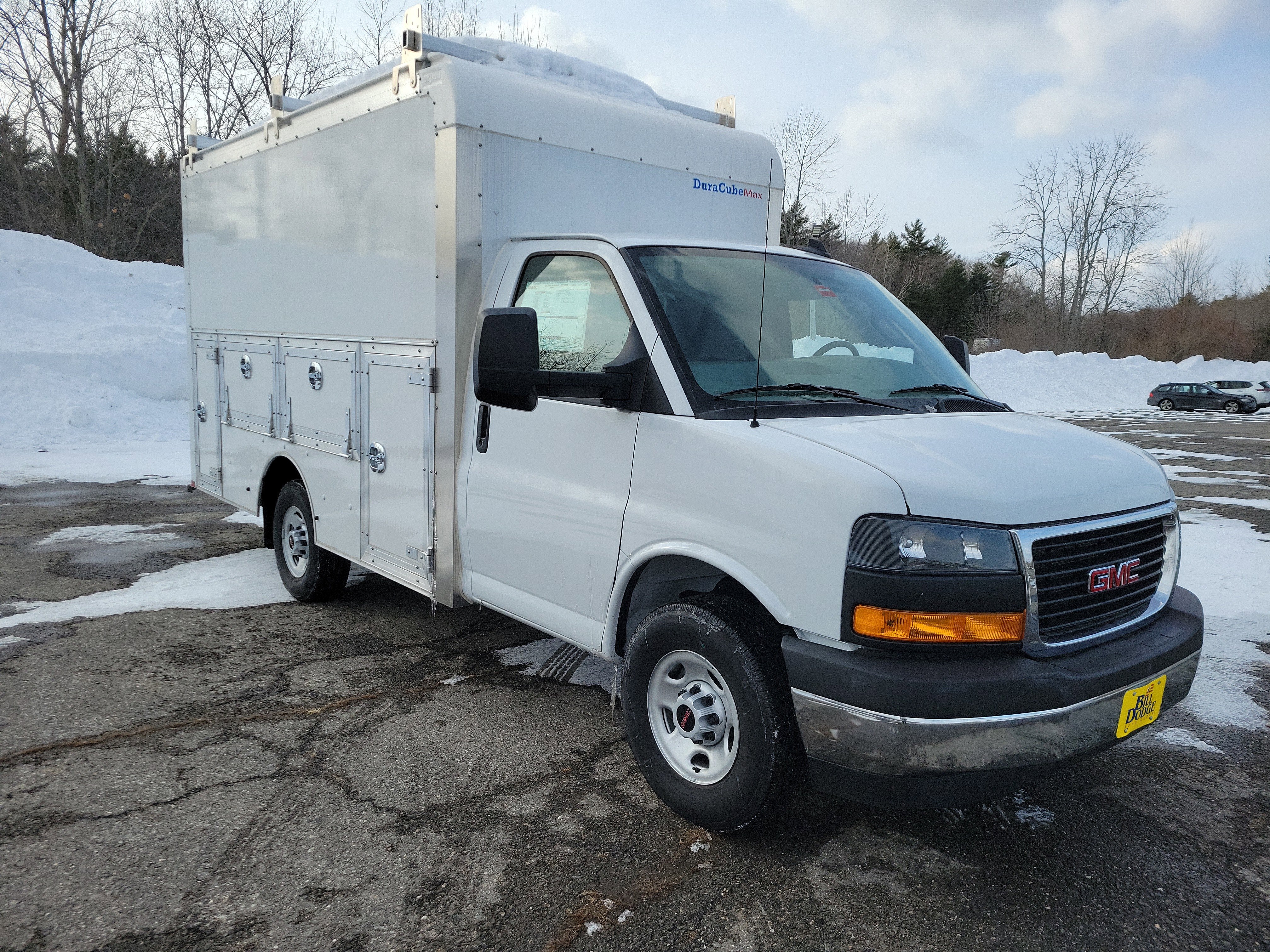 2025 GMC Savana Cutaway 3500 1WT