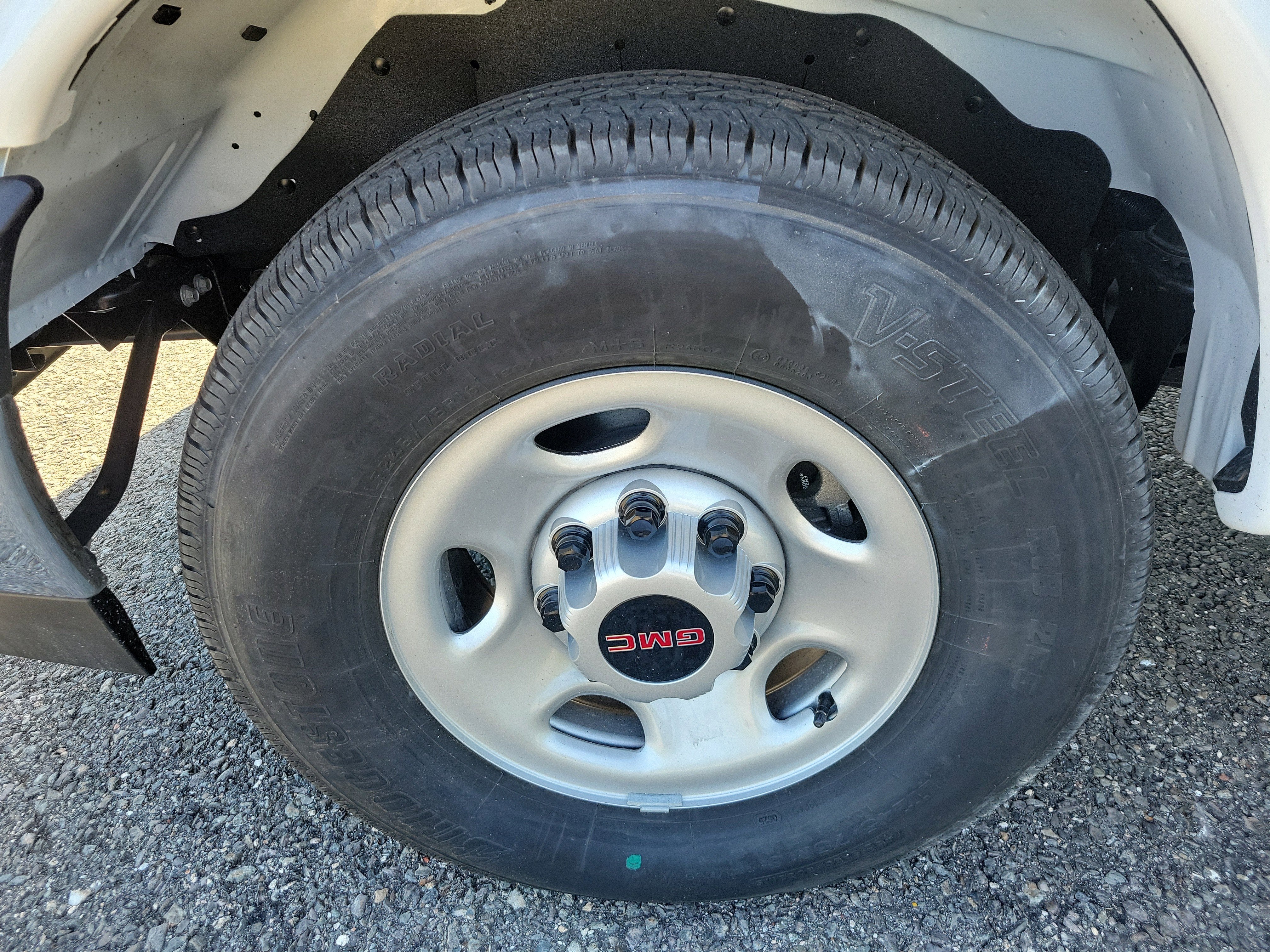 2025 GMC Savana Cutaway 3500 1WT