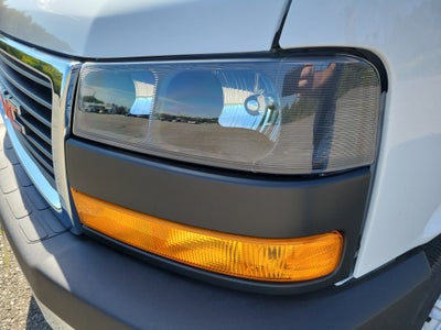 2025 GMC Savana Cutaway 3500 1WT