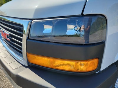 2025 GMC Savana Cutaway 3500 1WT