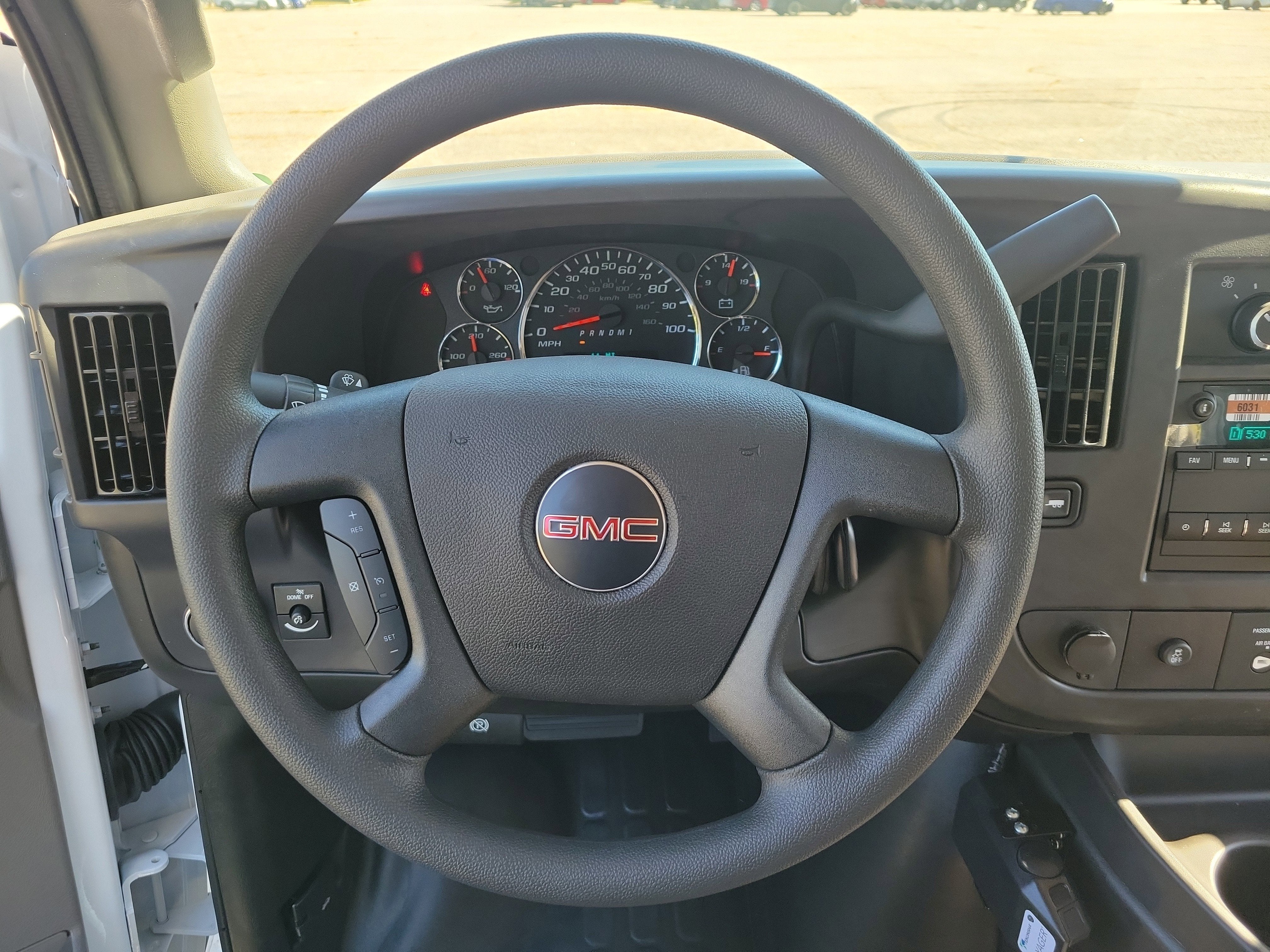 2025 GMC Savana Cutaway 3500 1WT