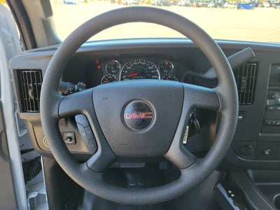 2025 GMC Savana Cutaway 3500 1WT