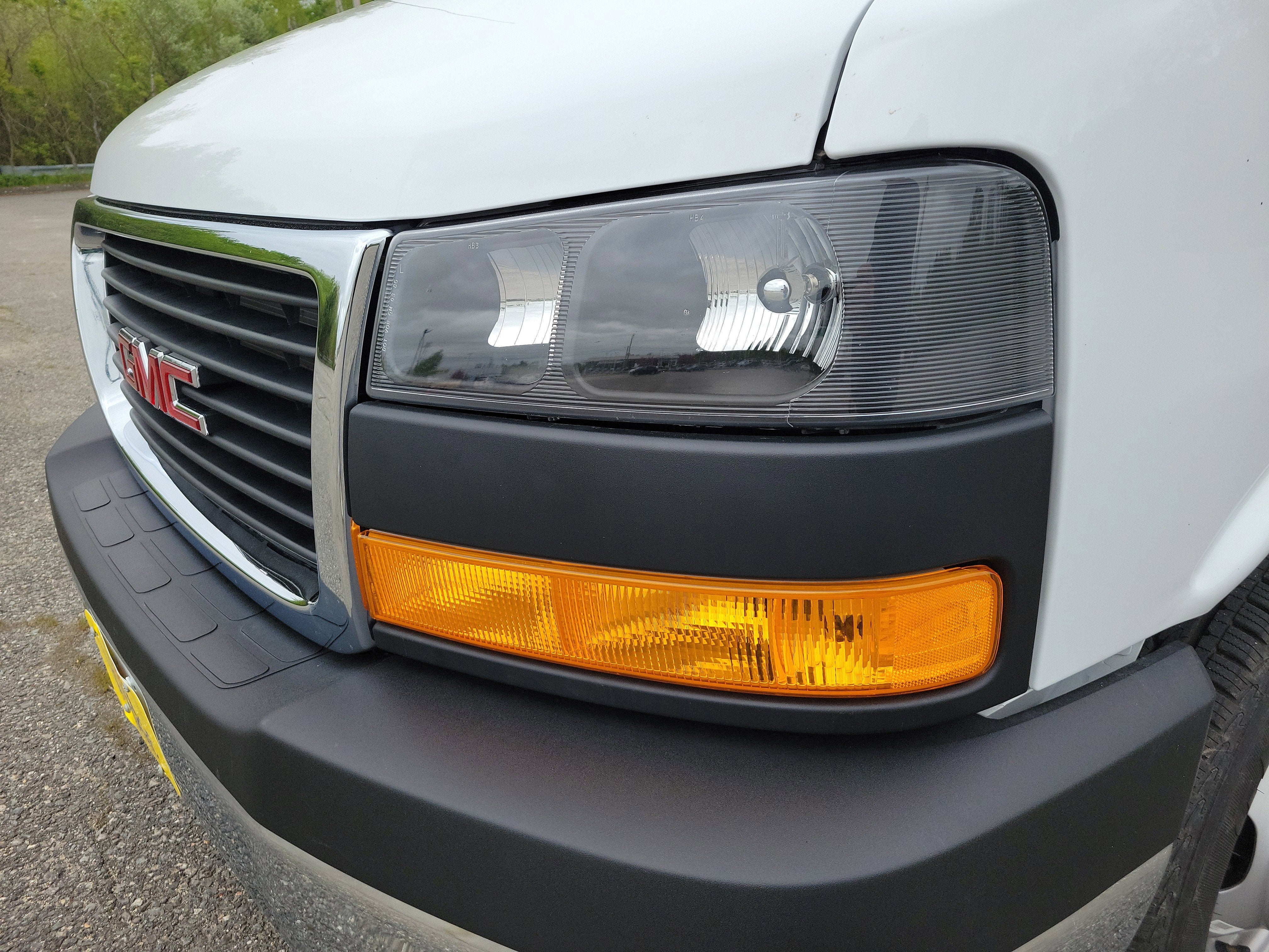 2025 GMC Savana Cutaway 3500 1WT