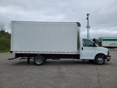 2025 GMC Savana Cutaway 3500 1WT