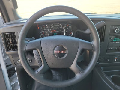 2025 GMC Savana Cutaway 3500 1WT
