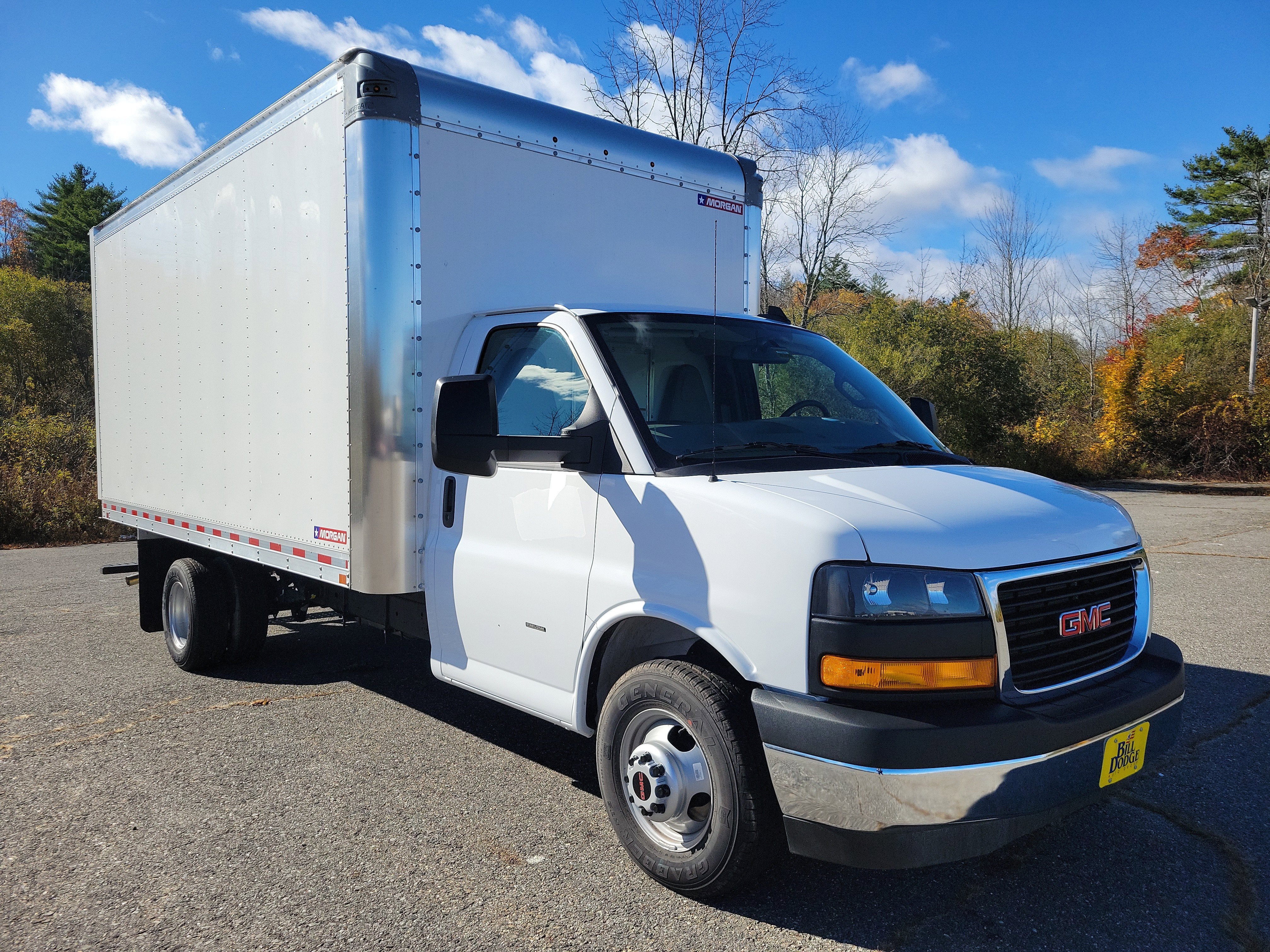 2025 GMC Savana Cutaway 3500 1WT
