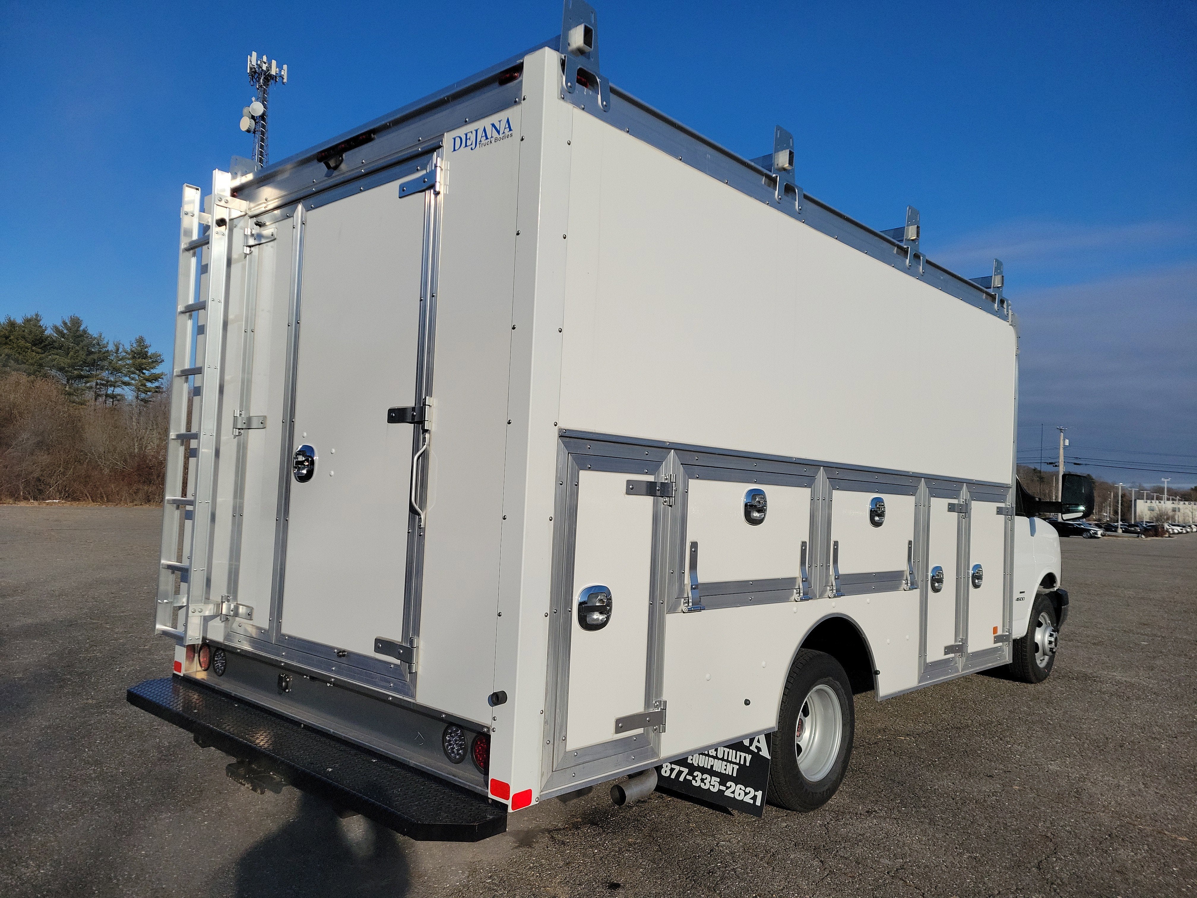 2025 GMC Savana Cutaway 4500 2WT