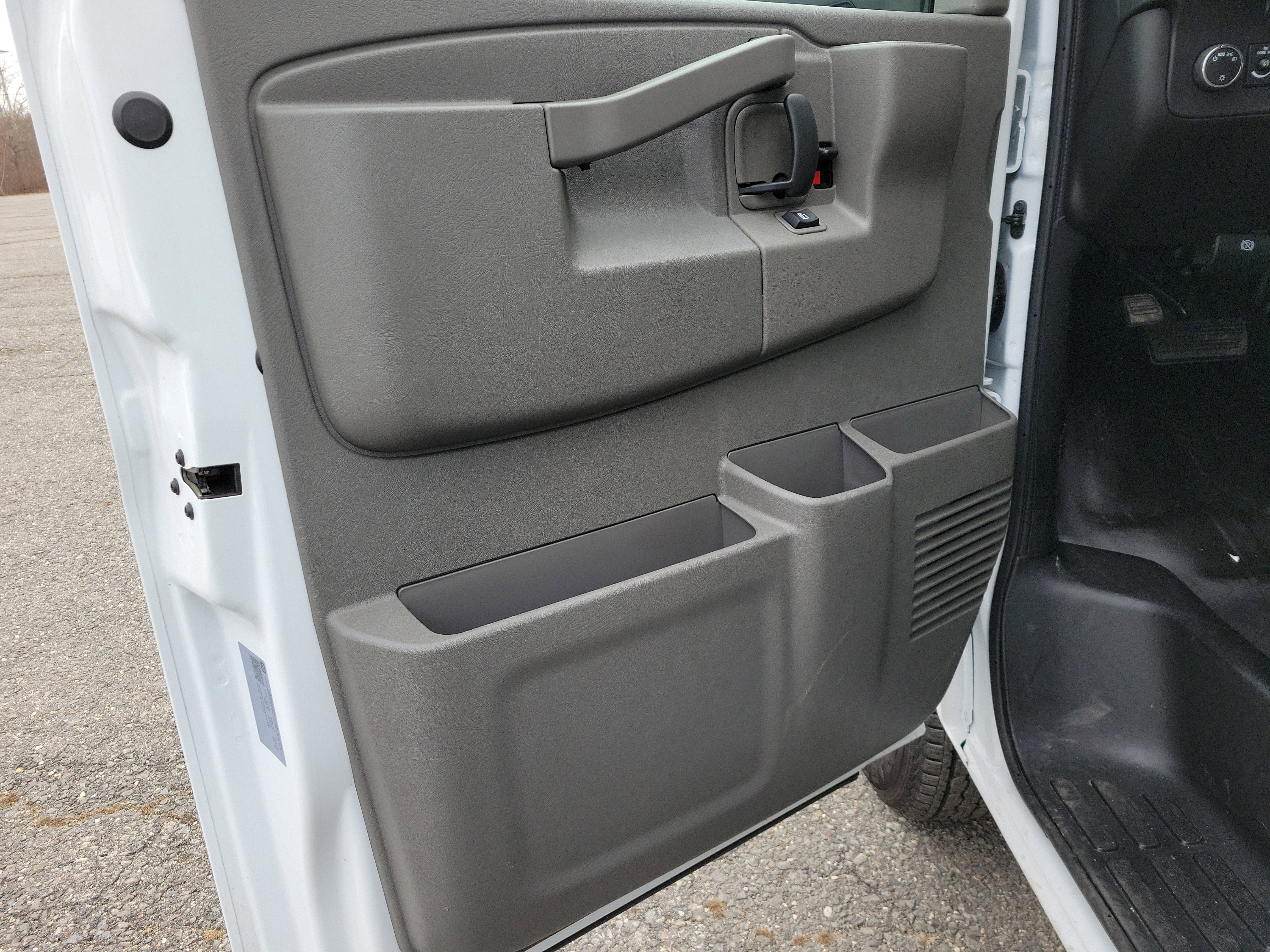 2025 GMC Savana Cutaway 4500 2WT