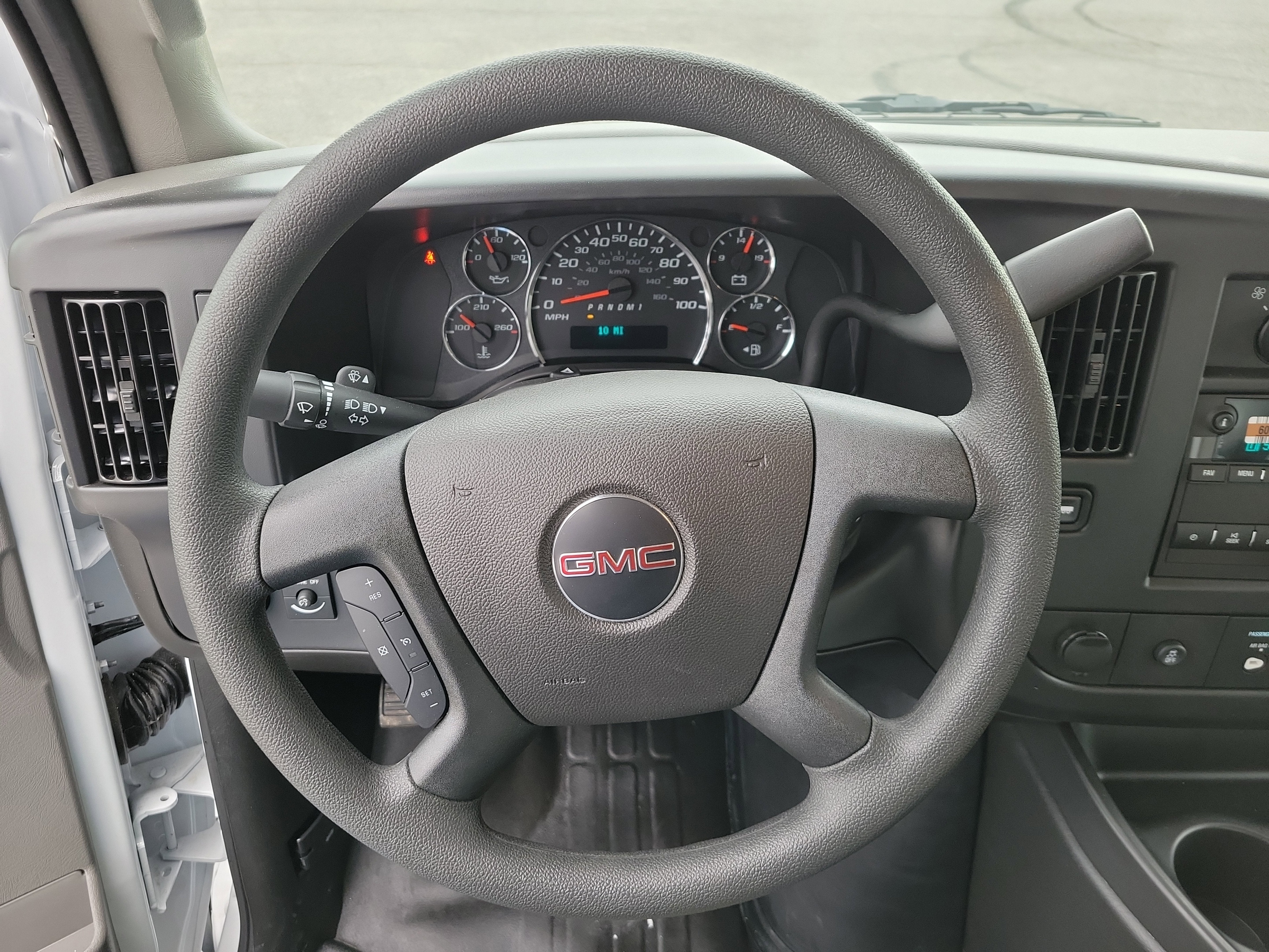 2025 GMC Savana Cutaway 4500 2WT