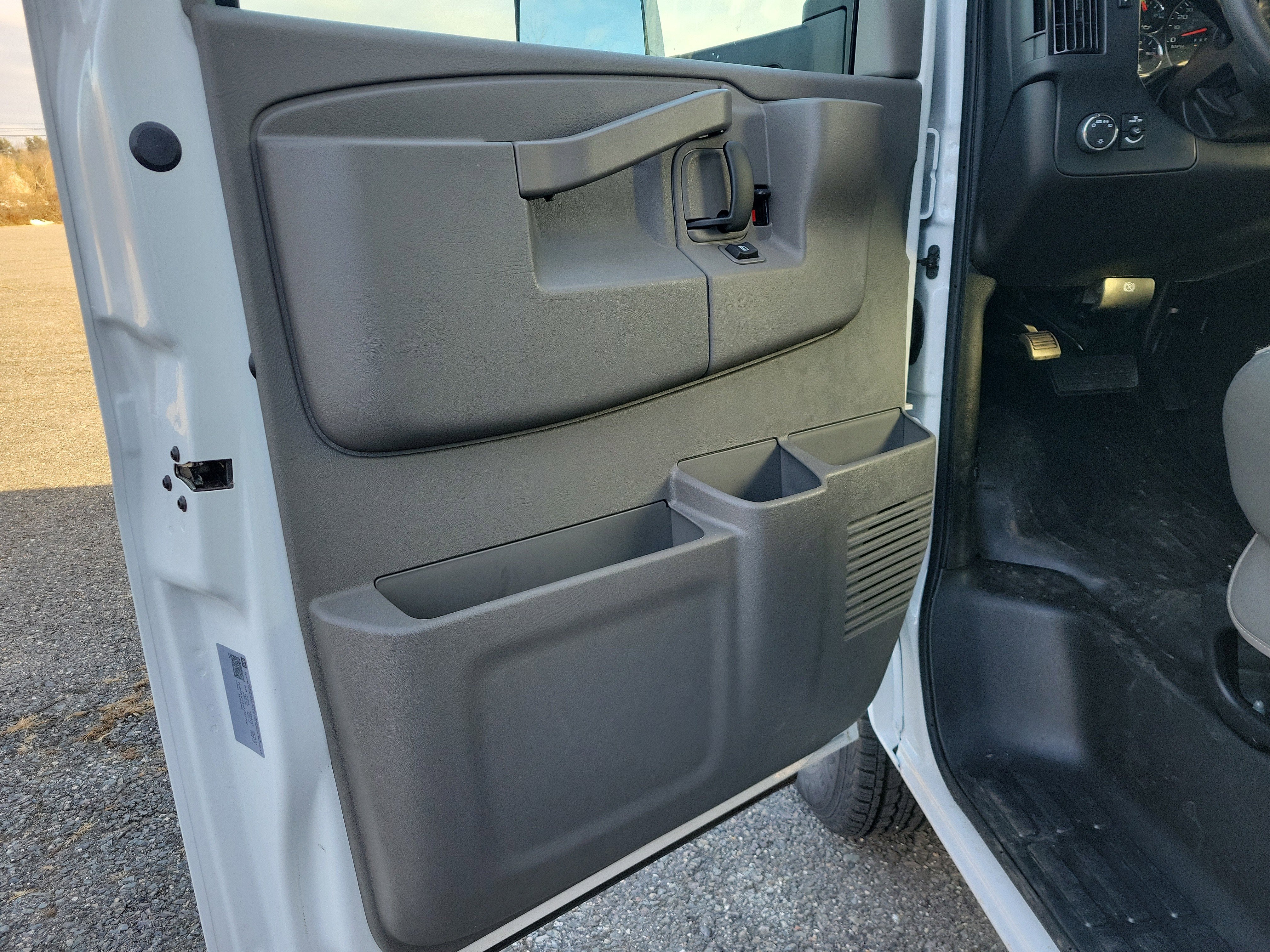 2025 GMC Savana Cutaway 4500 2WT