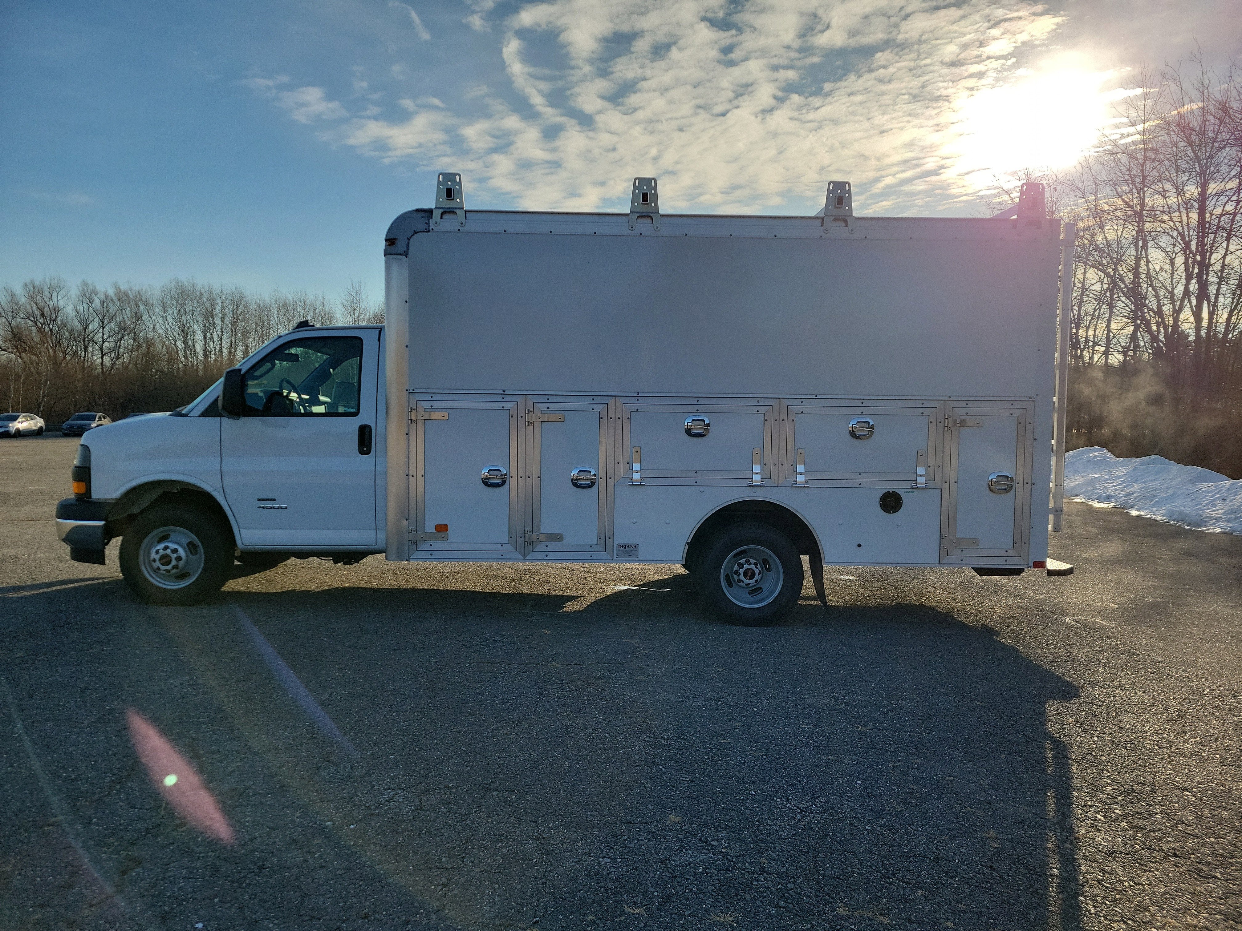 2025 GMC Savana Cutaway 4500 2WT